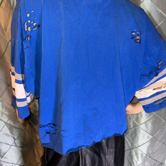 NCAA University of Kentucky Wildcat XL Blue Distressed Gameday Crop Top Jersey - Picture 5 of 7